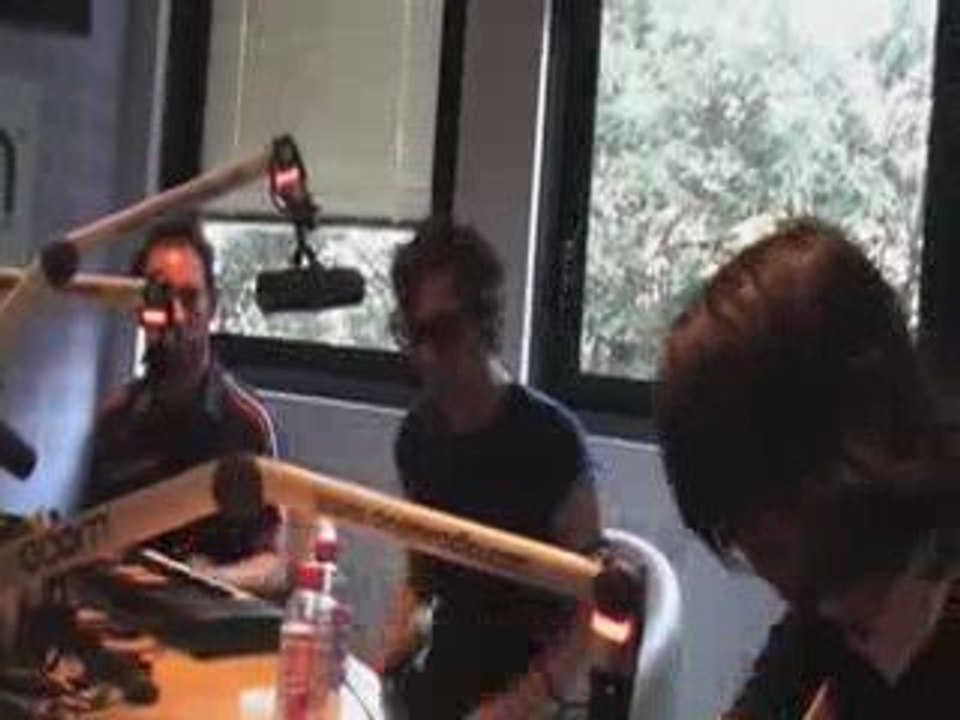 PONY PONY RUN RUN - Hey You / SFR MUSIC