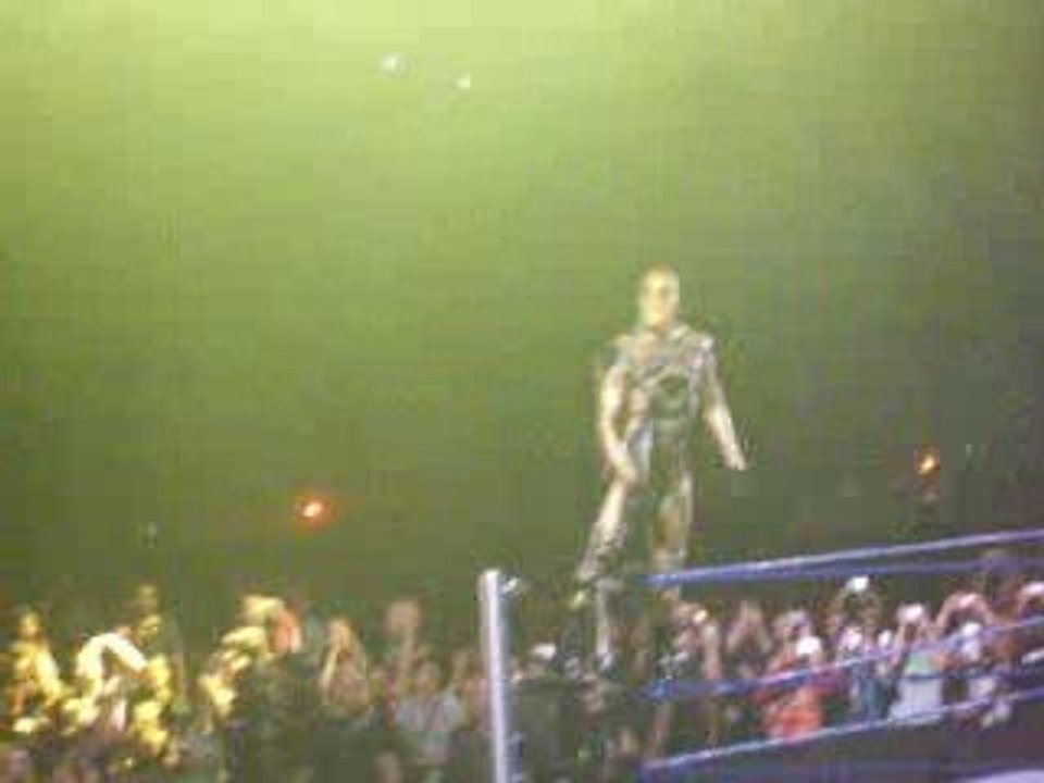 Bercy 27/09/2009 - Smackdown/ECW - Entrée de Goldust