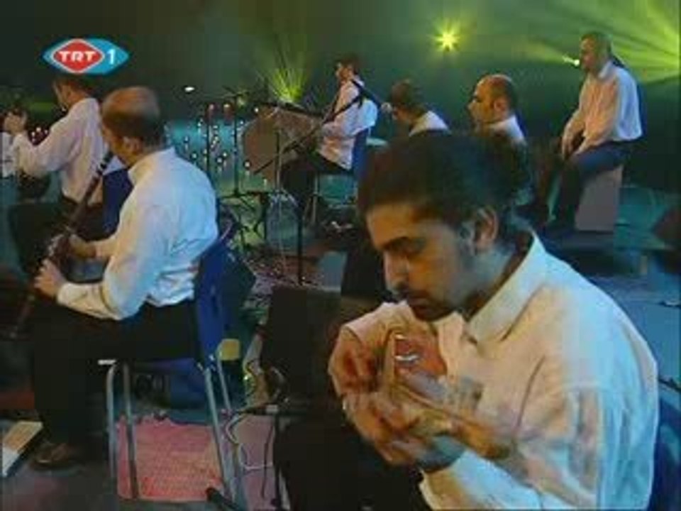 gülay  hastane  önünde