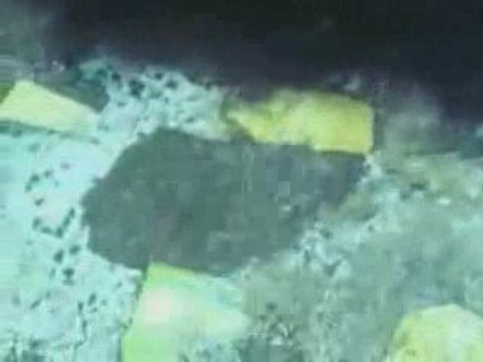 Une pyramide soumarine de 12.000 ans ...