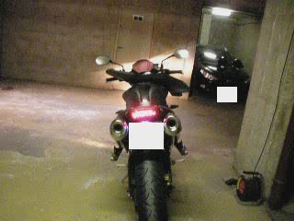 Ermax sur street avec clignos leds