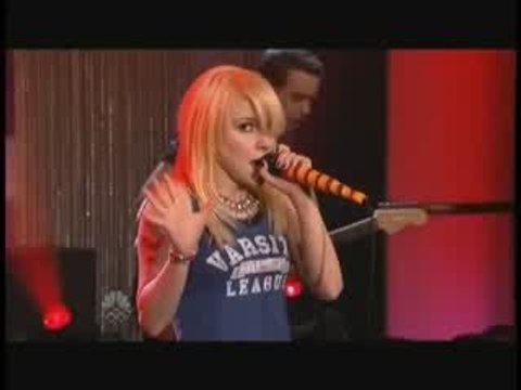 Paramore - Ignorance (Live Tonight Show with Conan O'Brien)