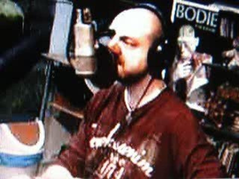 vaccin danger  ecoutez le message  2009 ( radio ici et maint