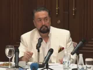 Adnan Oktar'ın Basın Toplantısından "Siyasetçi Değilim"