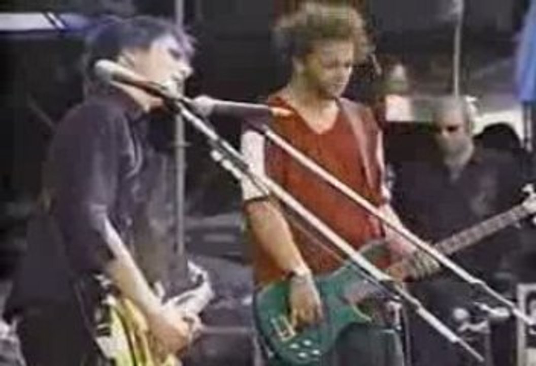 Muse - Plug in Baby - Summer sonic festival 2000 - Japan