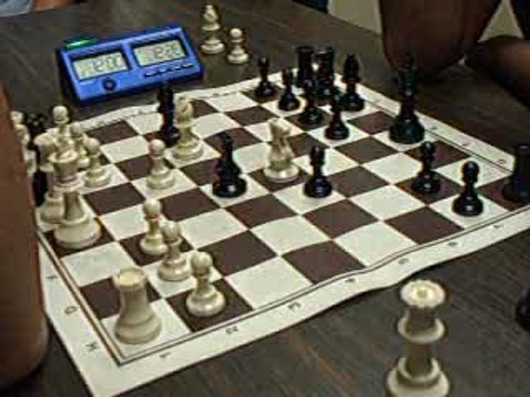 ECHECS : ZITOUN 1 VS 0 TONY (CLASSE A 2009)