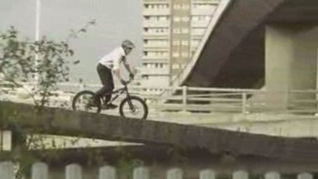 [MTB] Danny MacAskill - School Ride [Goodspeed]