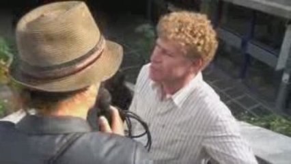 ESCALATOR DE NATHAN MILLER  "Je suis heureux que ma mère..."