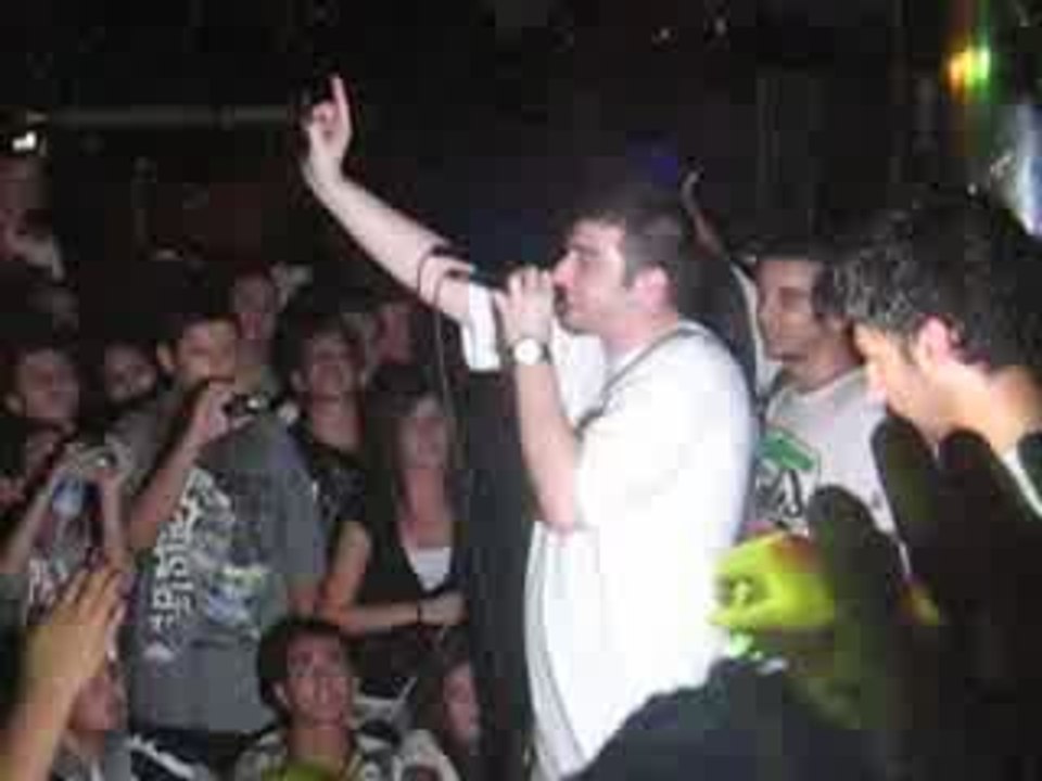 Sansar Salvo Acapella