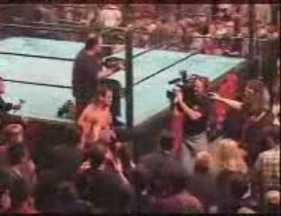 Mikey vs Awesome