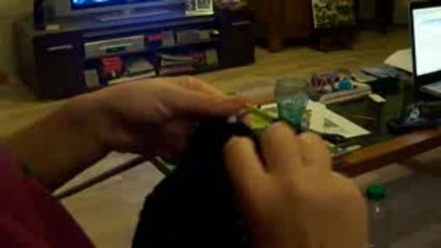 comment tenir les aiguilles pour tricoter (méthode anglaise)