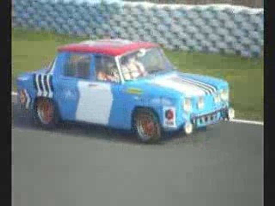 dérapages d'une R8 Circuit de croix en ternois