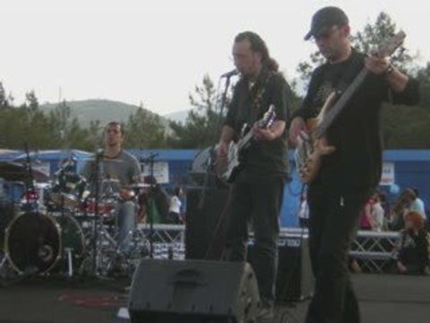 Turgay & Frekans - Gölgeler Uyanmadan