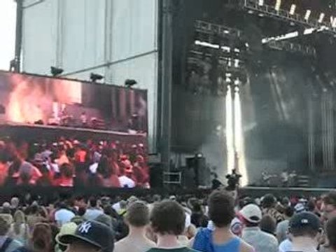 Arctic Monkeys My Propeller Live