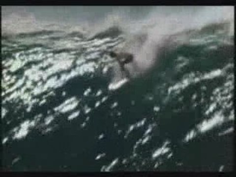 Compilations de chutes sur grosses vagues (2)