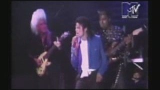 18 Bad Tour 88 Mix (The Way You Make Me Feel)