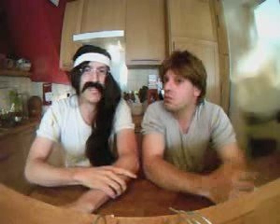 C NOS DELIRES / L'OEUF