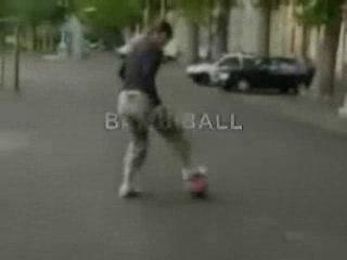 meuf ki tape le foot comme un homme