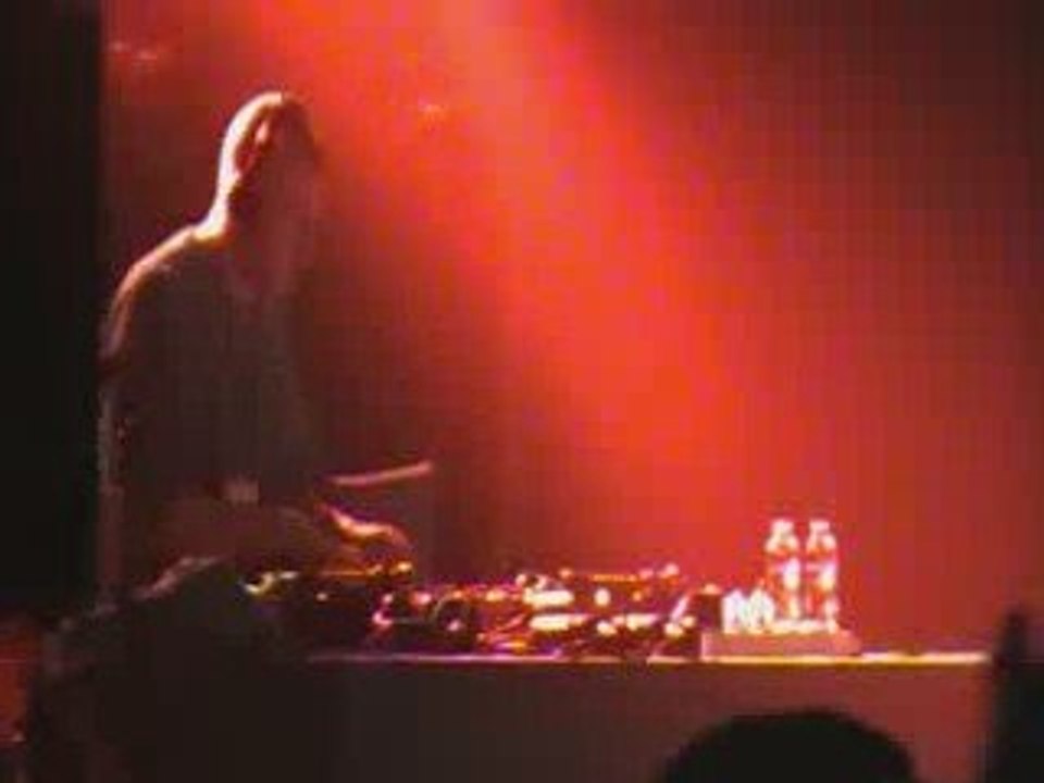 DJ SUSPECT AUX POTOS CARRES