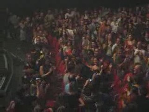 Dionysos Mathias Malzieu dans le public Bourse du Travail