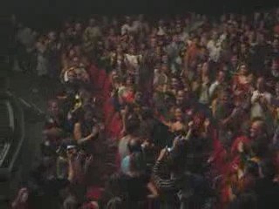 Dionysos Mathias Malzieu dans le public Bourse du Travail