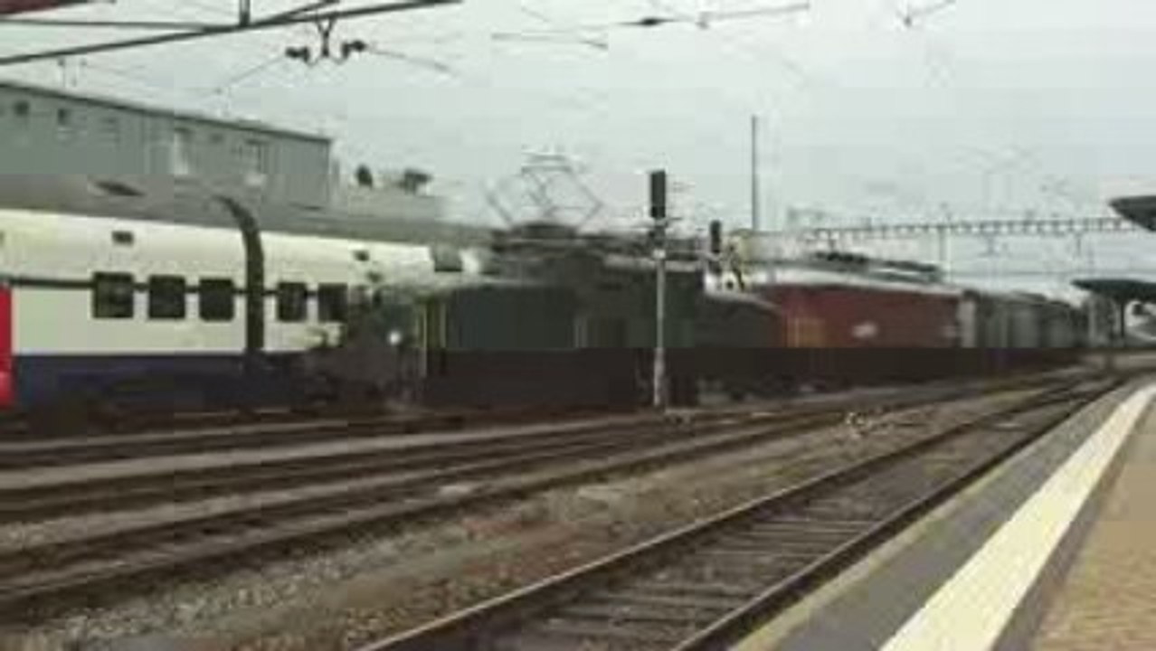 Crocodile 13302 + Ae 6/8 205 à Rapperswil