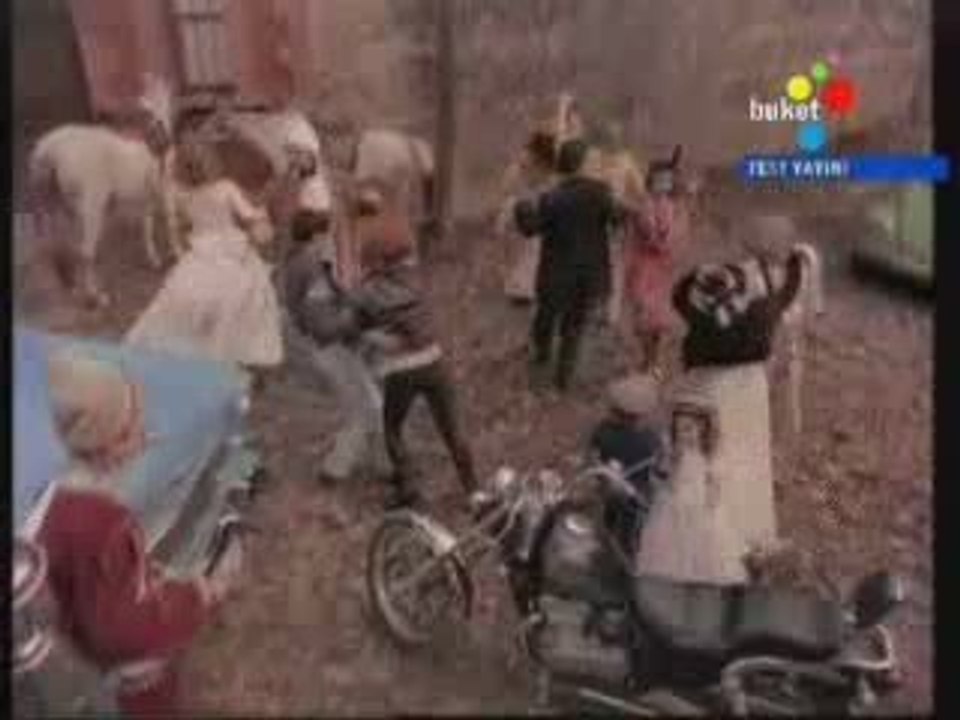 demet sağırogluarnavut kaldırımları Dailymotion Video