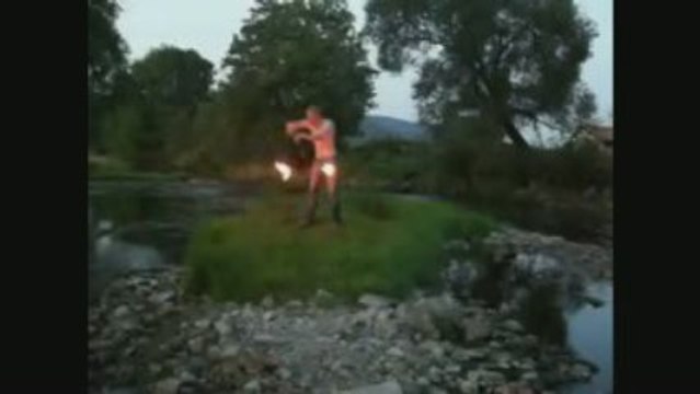 Eau et Feu - Bolas sur la Moselle par Nikola