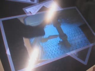 Immersion ;: une table collaborative avec écran tactile