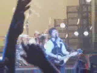 green day toulouse 21guns décor(clip, feu d'artifice)