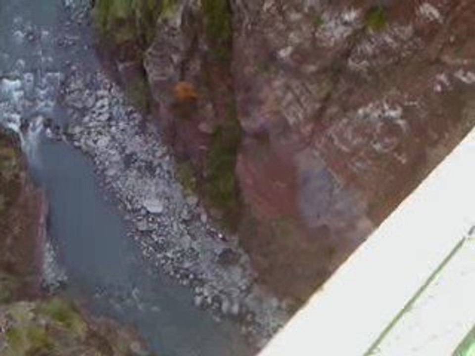 saut a l'elastique pont de la mariée