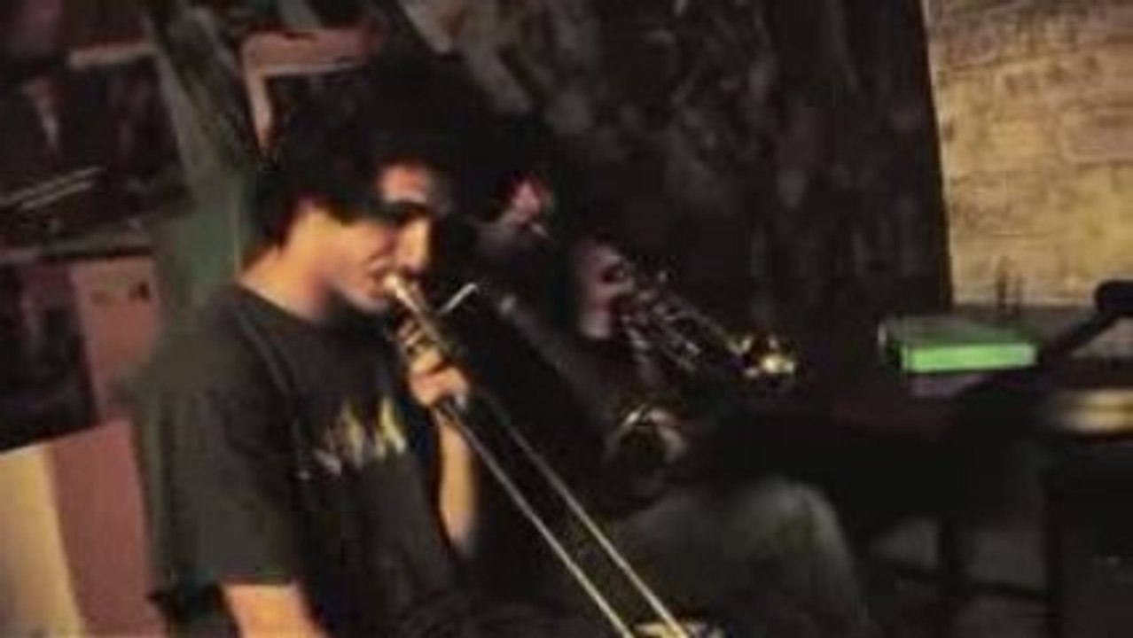 Nude On Your Island - live acoustique 