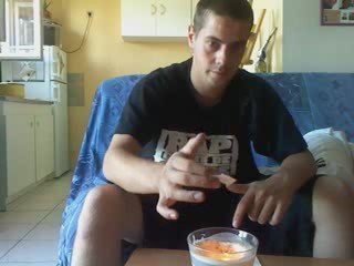 Magie ( apparition d'un briquet )