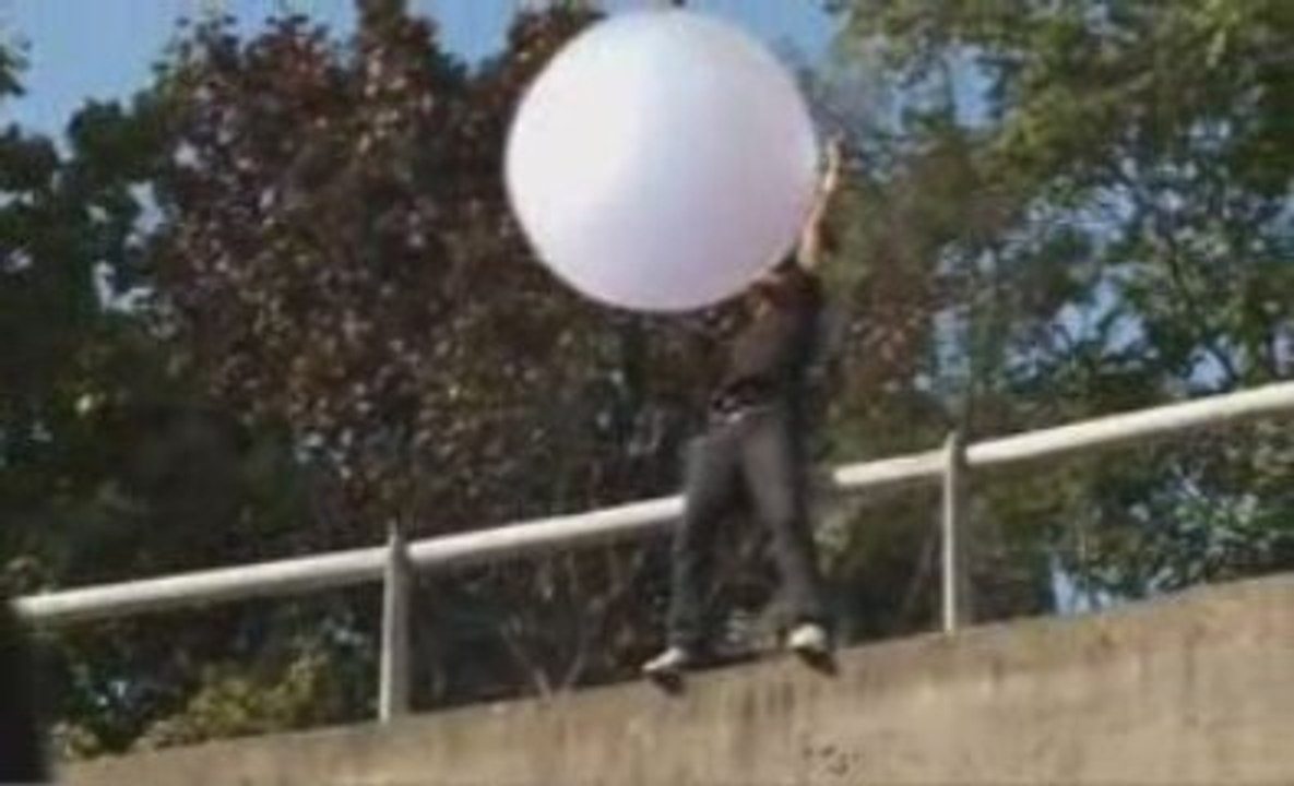 test chewing gum & helium