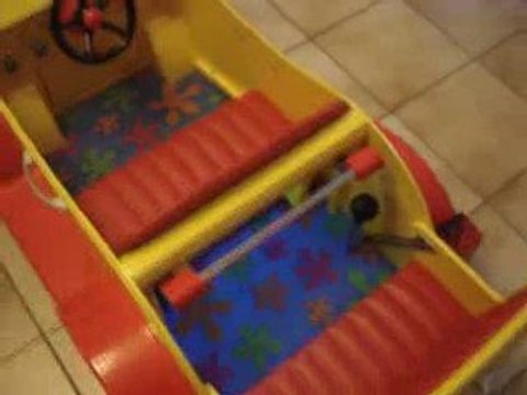 Voiture oui oui en bois d'un papa bricoleur