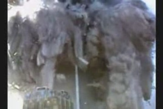 GROS PLANS BOMBES TWINS TOWERS