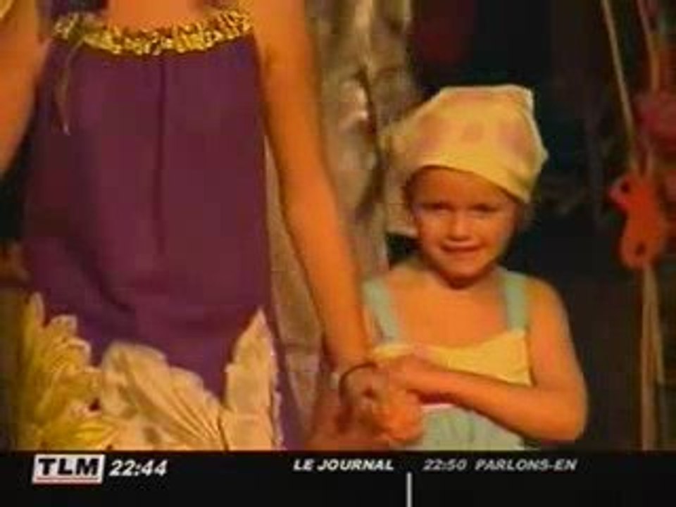 Des ados à l'école de la mode pour s'évader du...