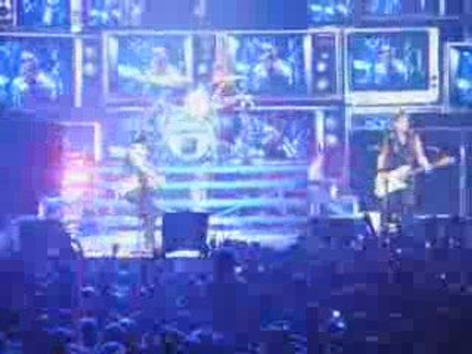 Green Day - American Idiot