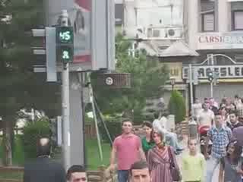 Türk genci her koşulda eğlenir