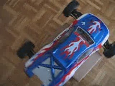 KYOSHO 4 ROUES MOTRICES ET DIRECTRICES