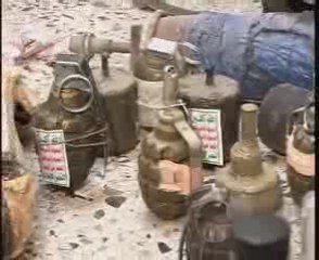 الحوثيون..الجيش يضبط أسلحة وألغام وحروز للحوثيين الارهابيين2