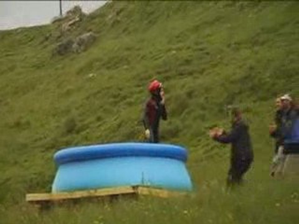 saut dans la piscine