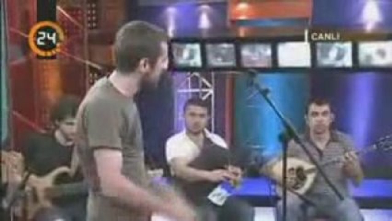 Sevdiğim Sigaranı Ne Of Çekip İçeysun