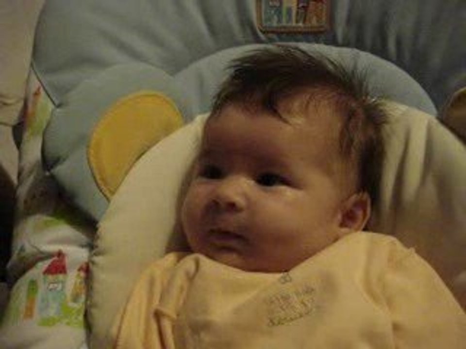 Maÿlis raconte sa journée à son papa