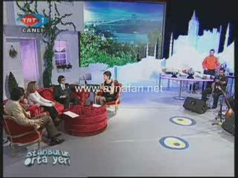 Erhan GÜLERYÜZ  "İstanbul'un Orta Yeri"