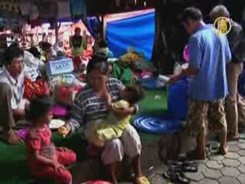 Десятки тысяч людей в Индонезии оказались бездомными