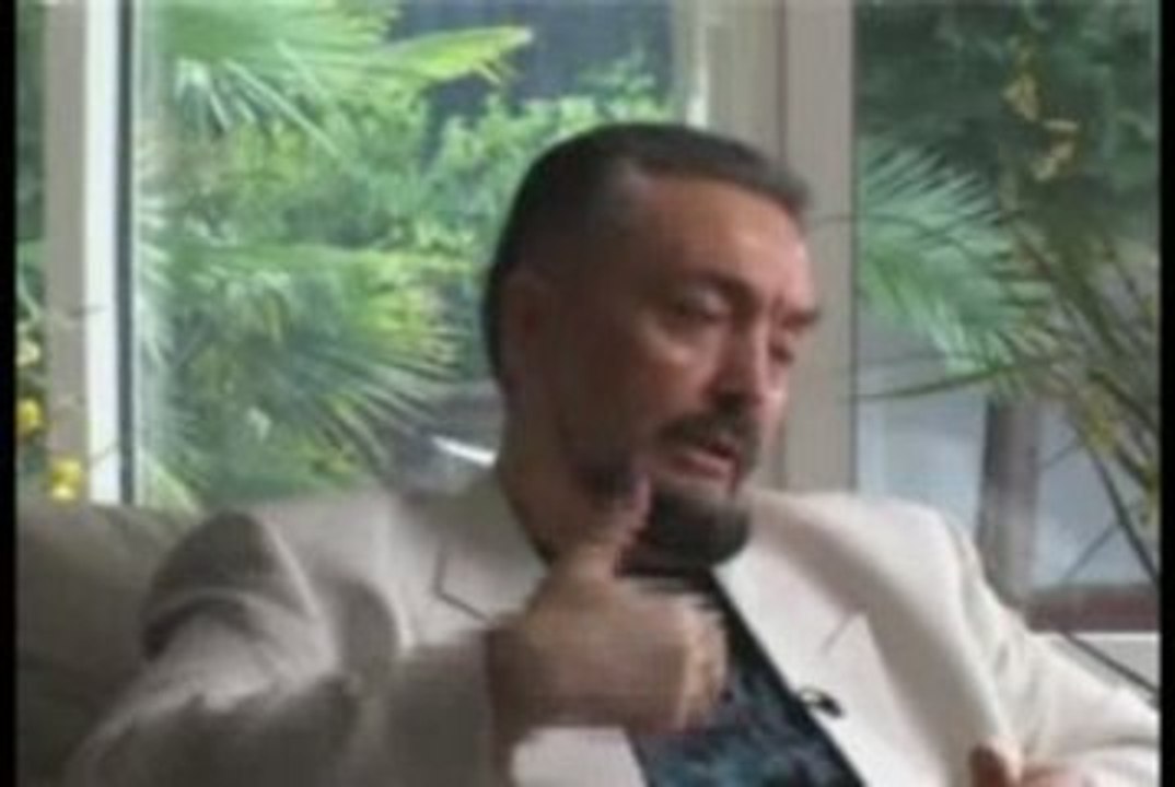 Adnan Oktar röportajı dawkins tartismaya davet bbc