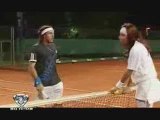 Martín Bossi haciendo a Cristina, jugando al tenis con Monaco