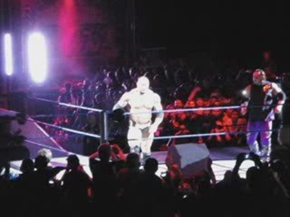 SMACKDOWN / ECW LIVE TOUR A NICE NIKAIA