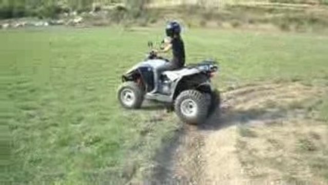 PREMIERE FOIS fille de 14 ans sur QUAD E-TON VECTOR 250 VXL